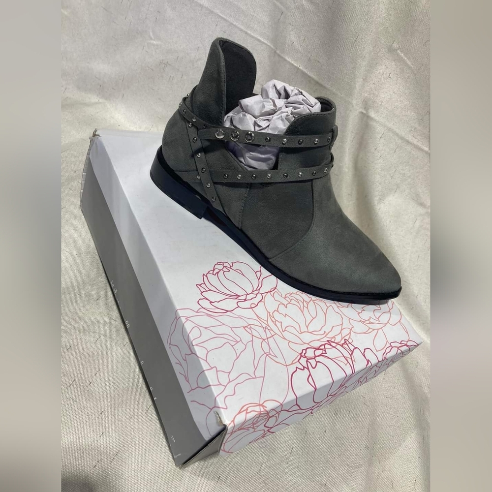 Boots. Woman's size 8 1/2